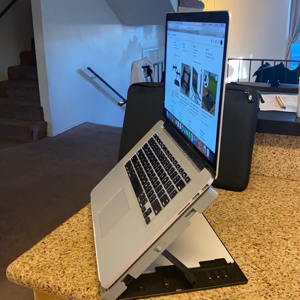 Laptop Stand with bag.